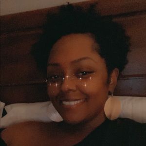 Meet your Posher, Lakeisha